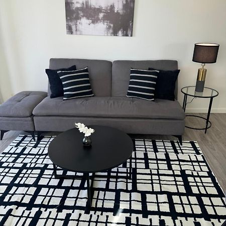 1508- Heart Of Waikiki With Kitchen-Free Parking-King Bed-Corner Unit Apartment โฮโนลูลู ภายนอก รูปภาพ